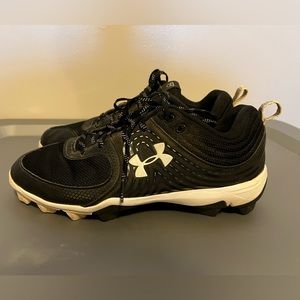 Women’s Under Armour Softball Cleats
